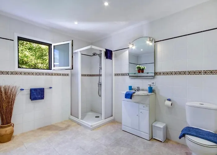 Casa Dos Mas בית נופש *